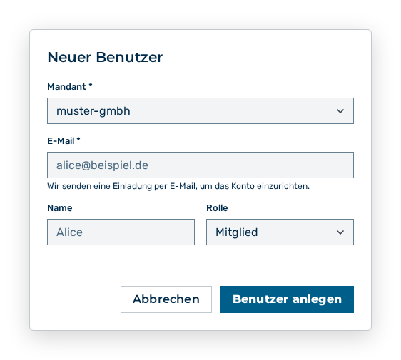 Dialog Neuer Benutzer mit den Feldern für Name, E-Mail-Adresse, Mandant und Rolle